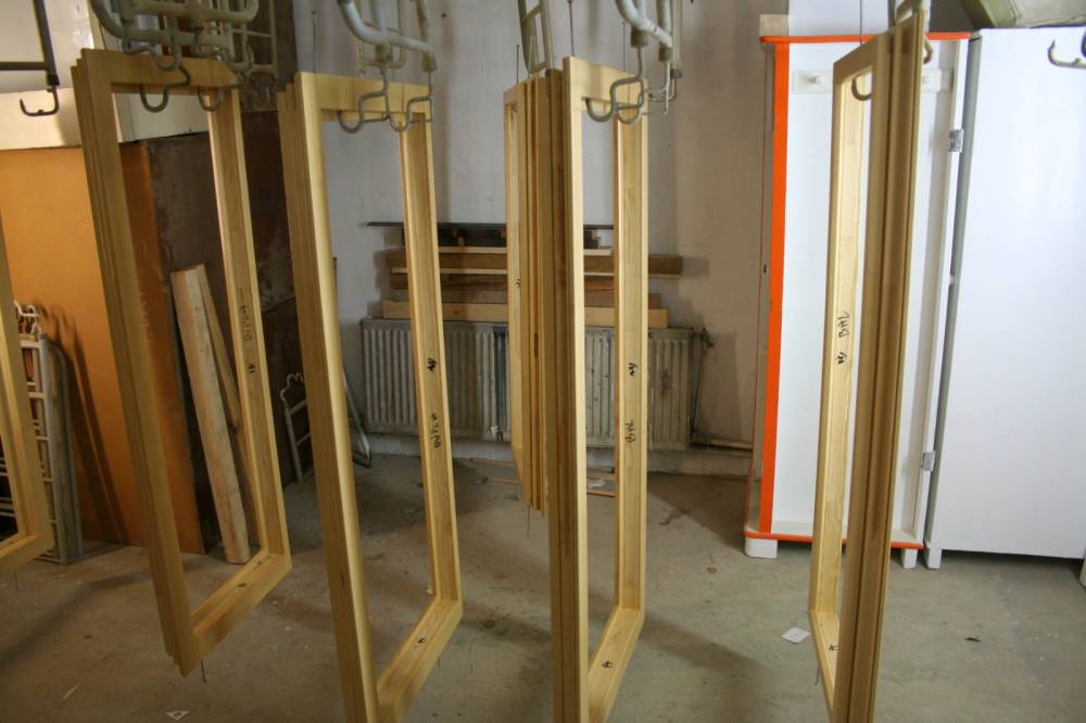pregatire taratere ferestre in atelier tamplarie